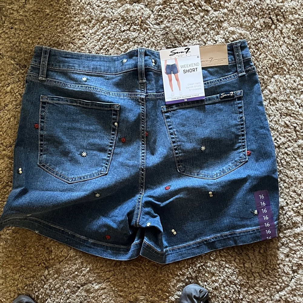 Seven7 Women's Blue Embroidered Jean Shorts - Picture 2 of 2